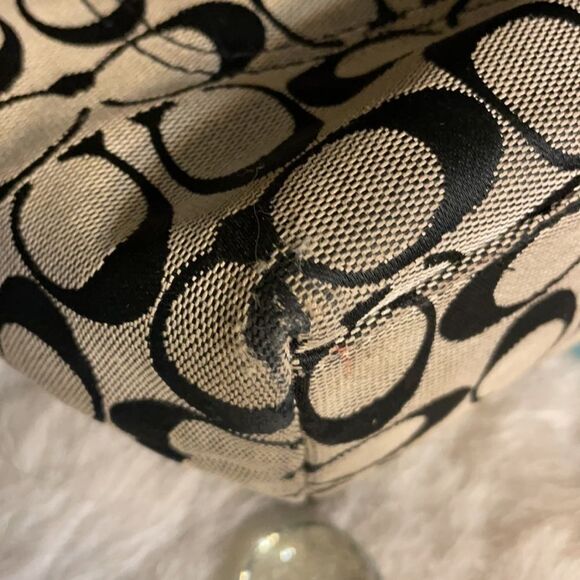 Coach purse (4107)  - Picture 14 of 16